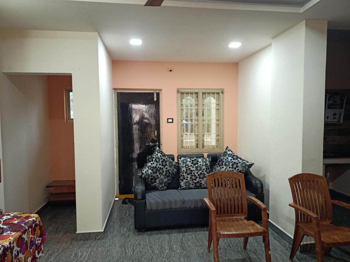 Sri Govinda Nilayam Home Stay 1 Visakhapatnam Exterior photo